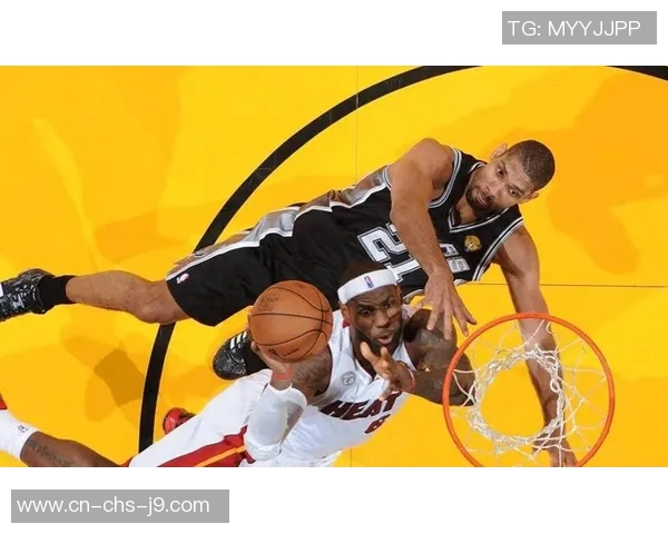 热火与马刺首场对决精彩回顾双方战术较量引人瞩目 热火与马刺首场对决精彩回顾双方战术较量引人瞩目